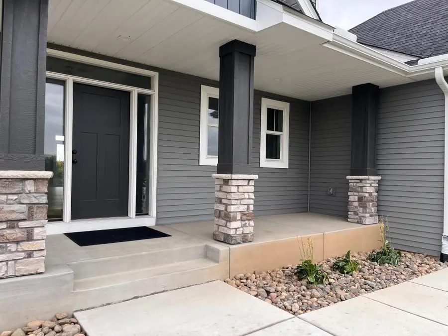 21057 Tippecanoe Street Ne, East Bethel, MN 55011 - Image #2