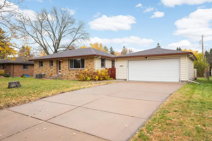 692 Grandview Avenue W, Roseville, MN 55113 - Image #2