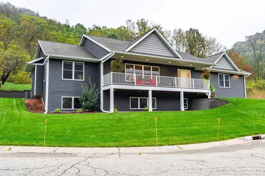 169 Cobblestone Lane, Winona, MN 55987 - Image #3