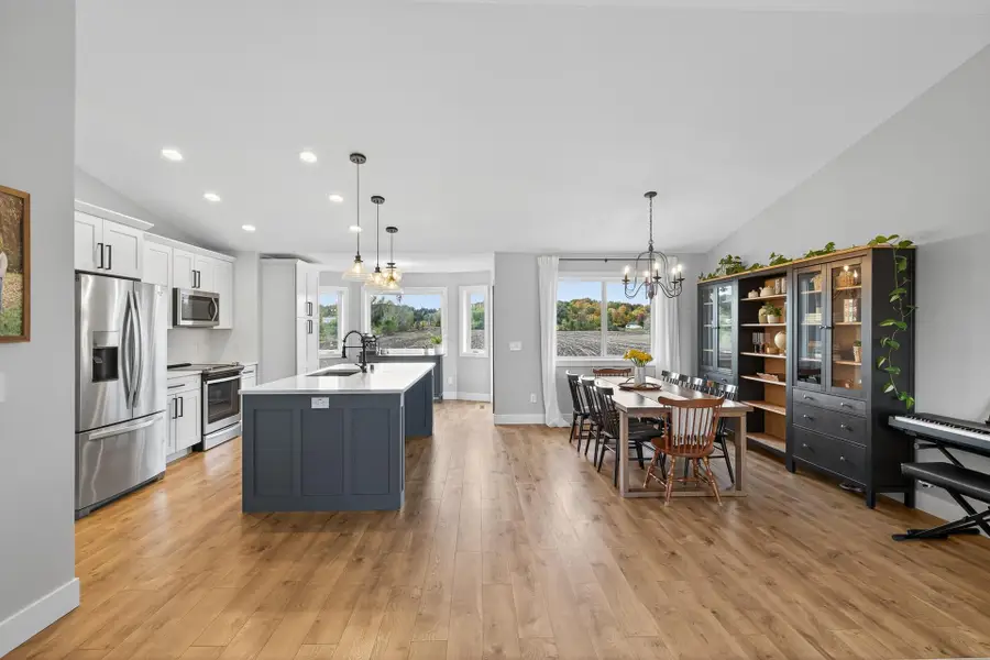 613 Frontier Circle, Belle Plaine, MN 56011 - Image #2