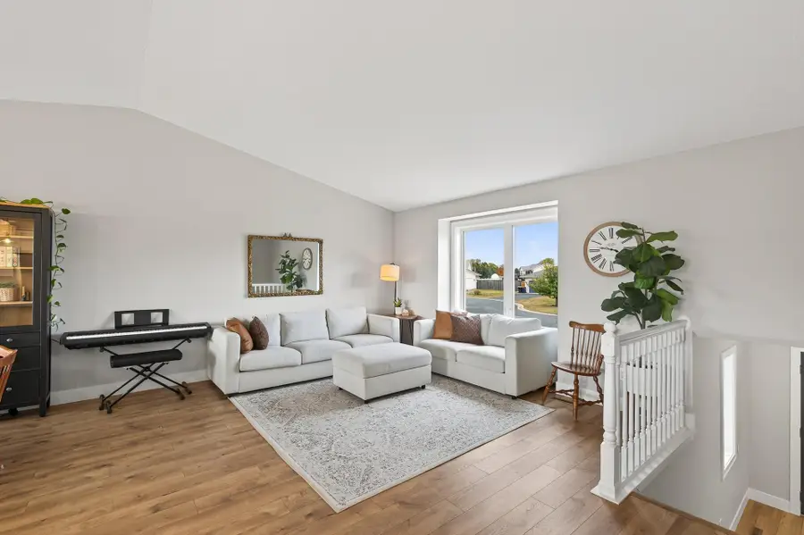 613 Frontier Circle, Belle Plaine, MN 56011 - Image #3