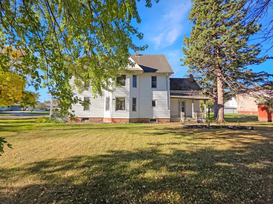 205 E 3rd Street E, Herman, MN 56248 - Image #2
