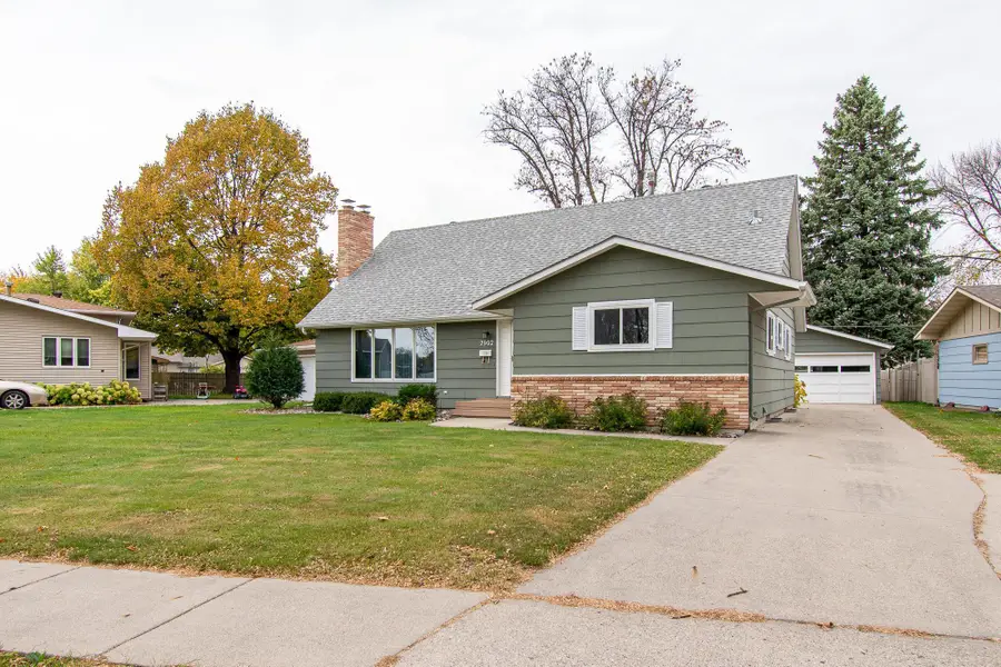 2902 3rd Street N, Fargo, ND 58102 - Image #2