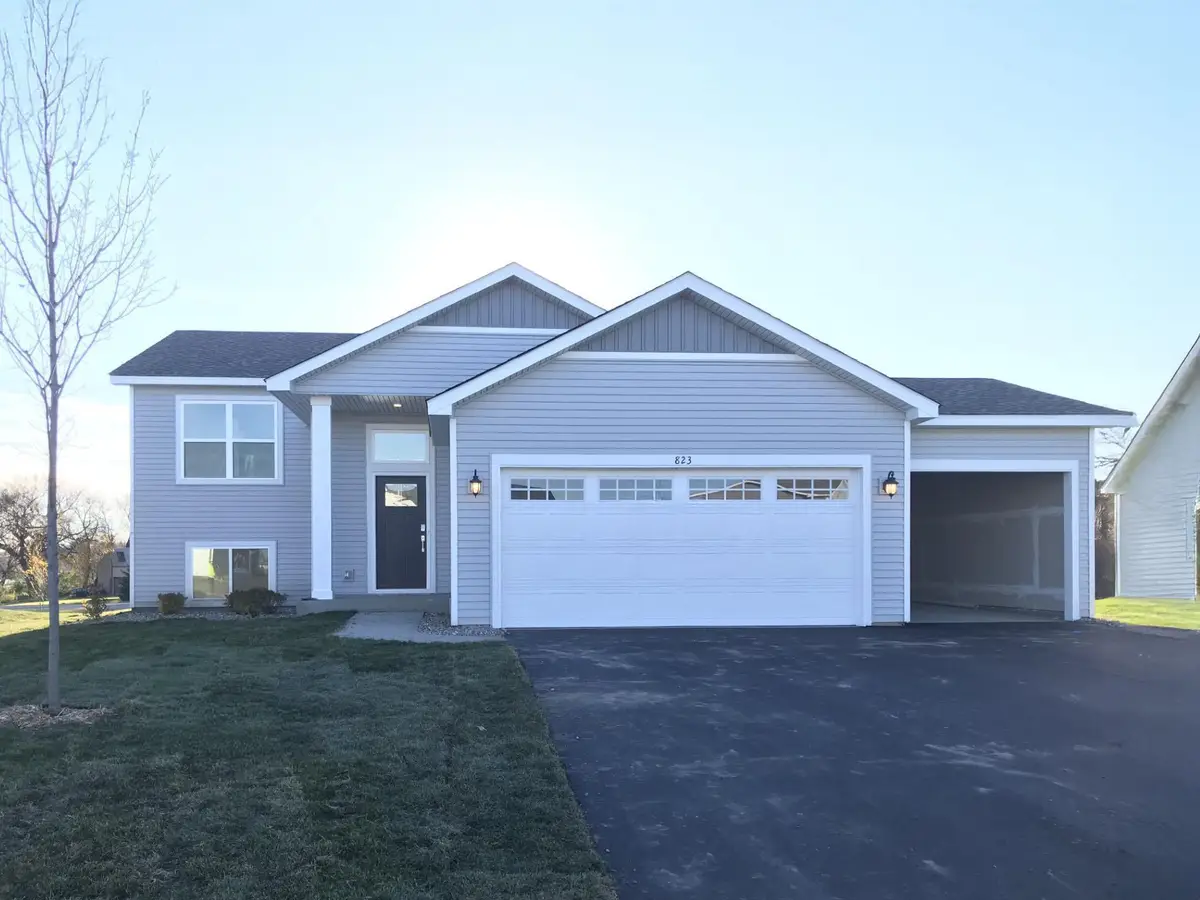 823 Erickson Lane, Buffalo, MN 55313 - Image #1