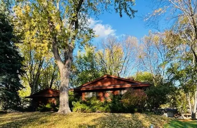 1415 Crest Drive, Chaska, MN 55318 - Image #2