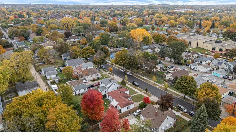 32 Jessamine Avenue E, Saint Paul, MN 55117 - Image #3