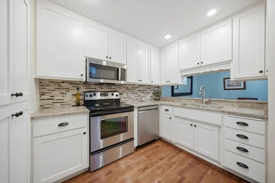 14393 Embassy Way, Apple Valley, MN 55124 - Image #3