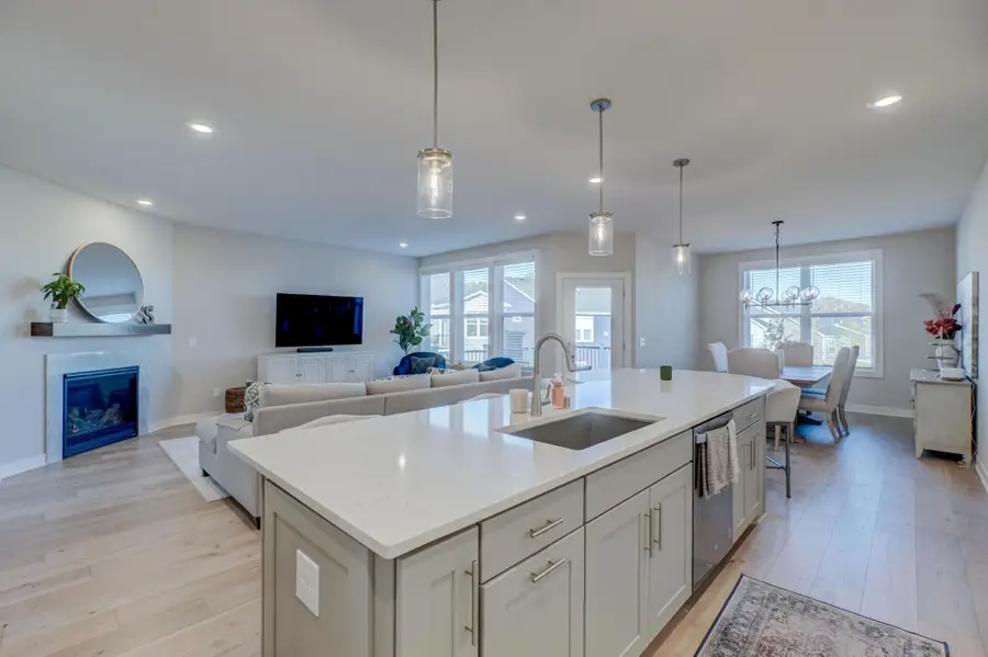 7582 Oak Hill Road, Woodbury, MN 55129 - Image #2