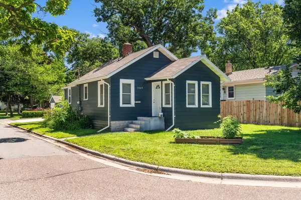 1860 Eustis Street, Lauderdale, MN 55113