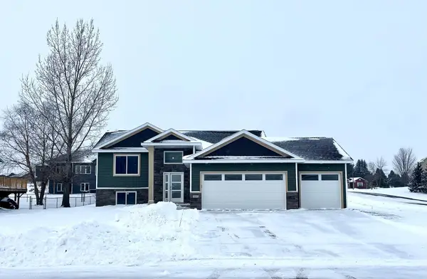 809 5th Avenue Nw, Dodge Center, MN 55927