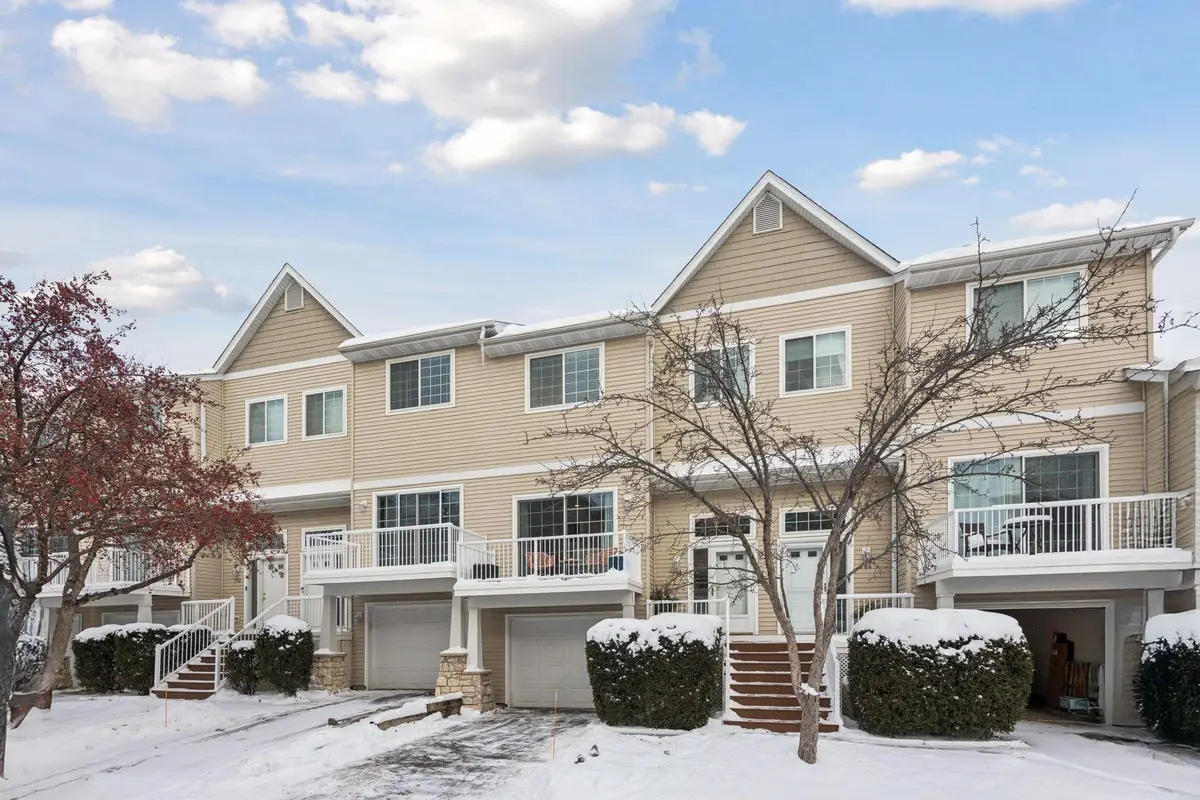 588 Willoughby Way W, Minnetonka, MN 55305 - Image #1