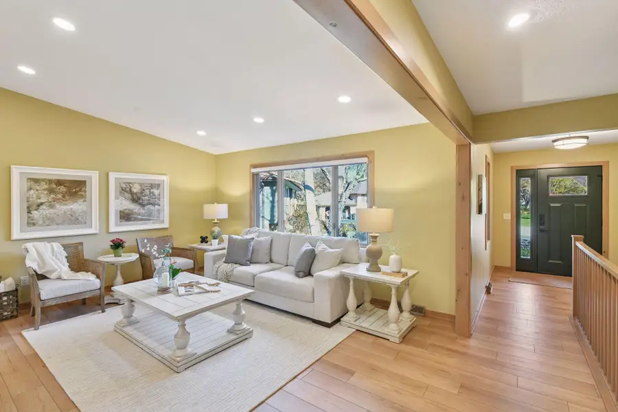 19139 Maple Leaf Drive, Eden Prairie, MN 55346 - Image #2