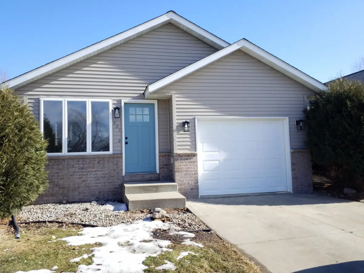 301 Lady Slipper Avenue Ne, New Prague, MN 56071 - #1