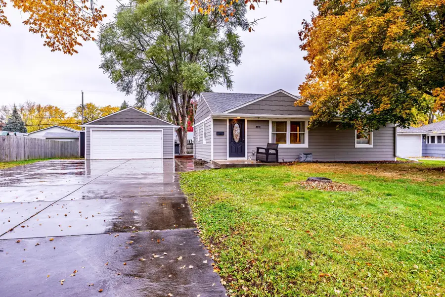 8510 Park Avenue S, Bloomington, MN 55420 - Image #2