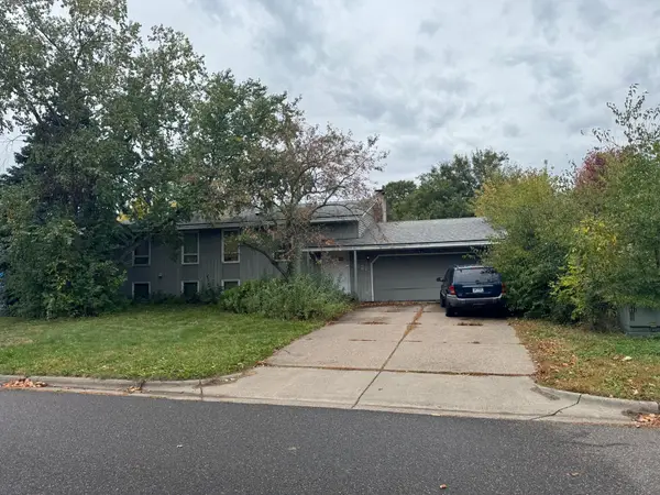 2937 Chippewa Avenue, Maplewood, MN 55109