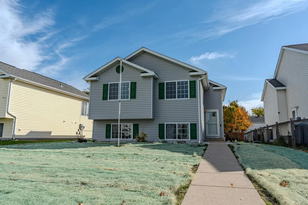 1976 57th Avenue S, Fargo, ND 58104 - Image #1