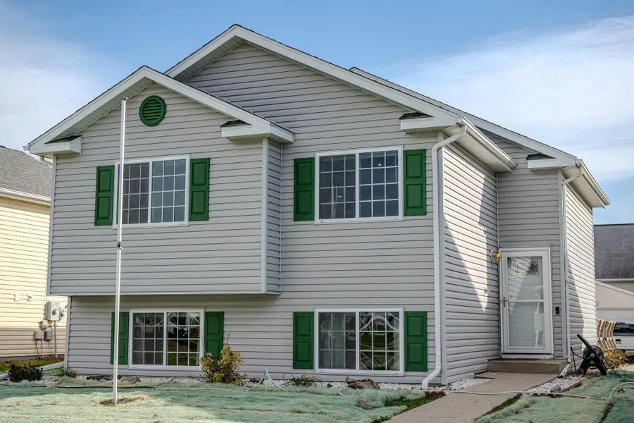 1976 57th Avenue S, Fargo, ND 58104 - Image #2