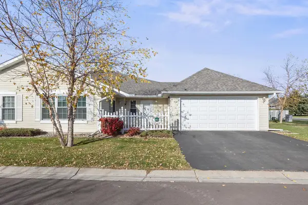 1031 Blackbird Trail Sw, Hutchinson, MN 55350
