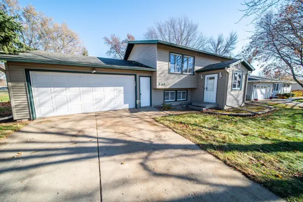 202 6th Avenue Ne, Kasson, MN 55944