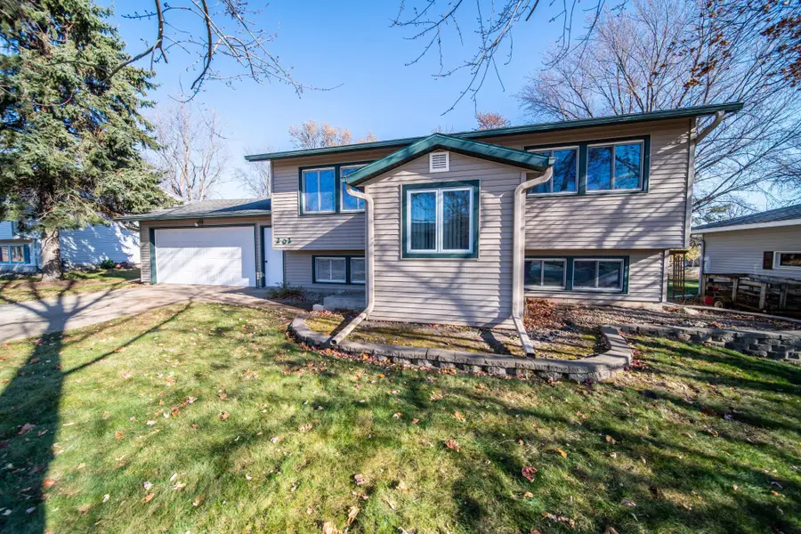 202 6th Avenue Ne, Kasson, MN 55944 - Image #2