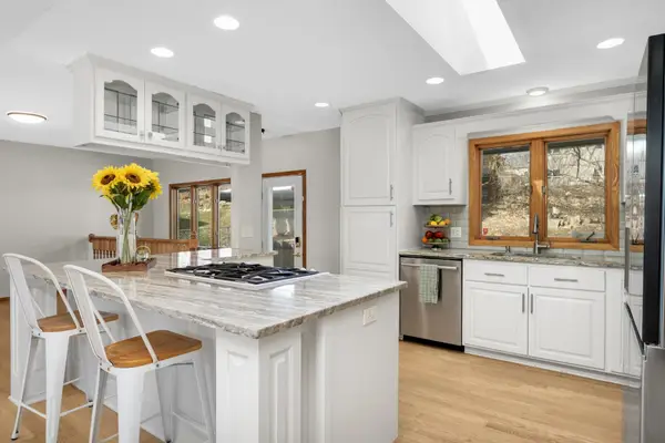 5124 Heritage Hills Drive, Bloomington, MN 55437