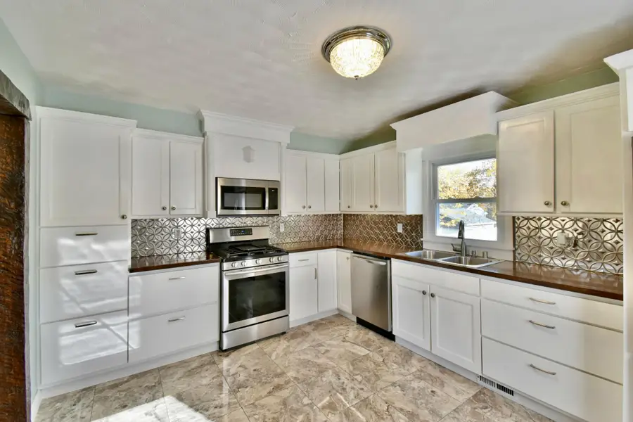 42 Oday Street, Maplewood, MN 55119 - Image #2