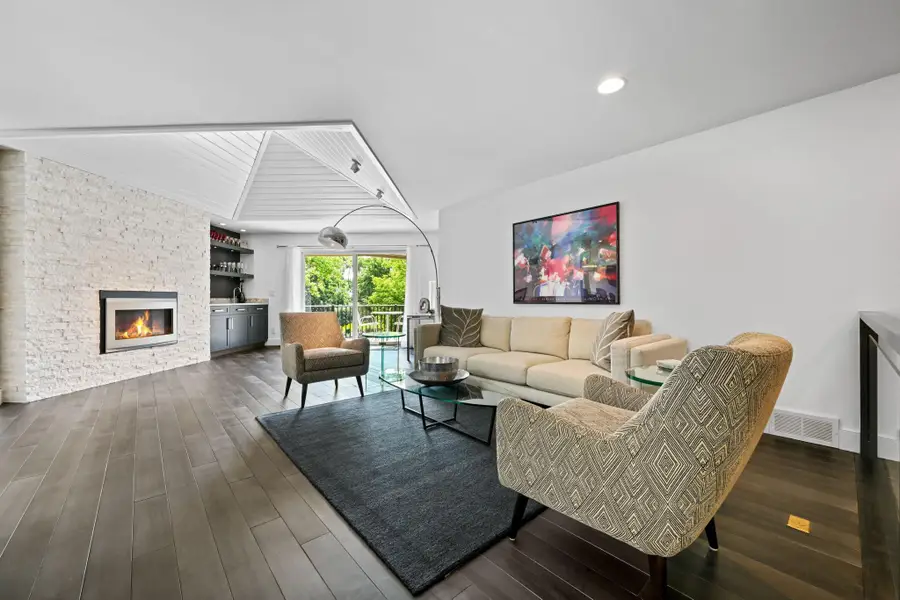 6102 Waterford Court S, Edina, MN 55436 - Image #2