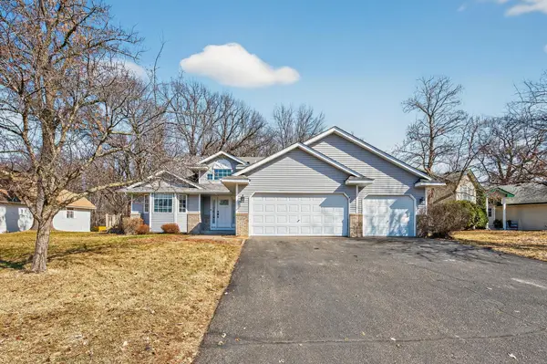 25749 Goldfinch Avenue, Wyoming, MN 55092