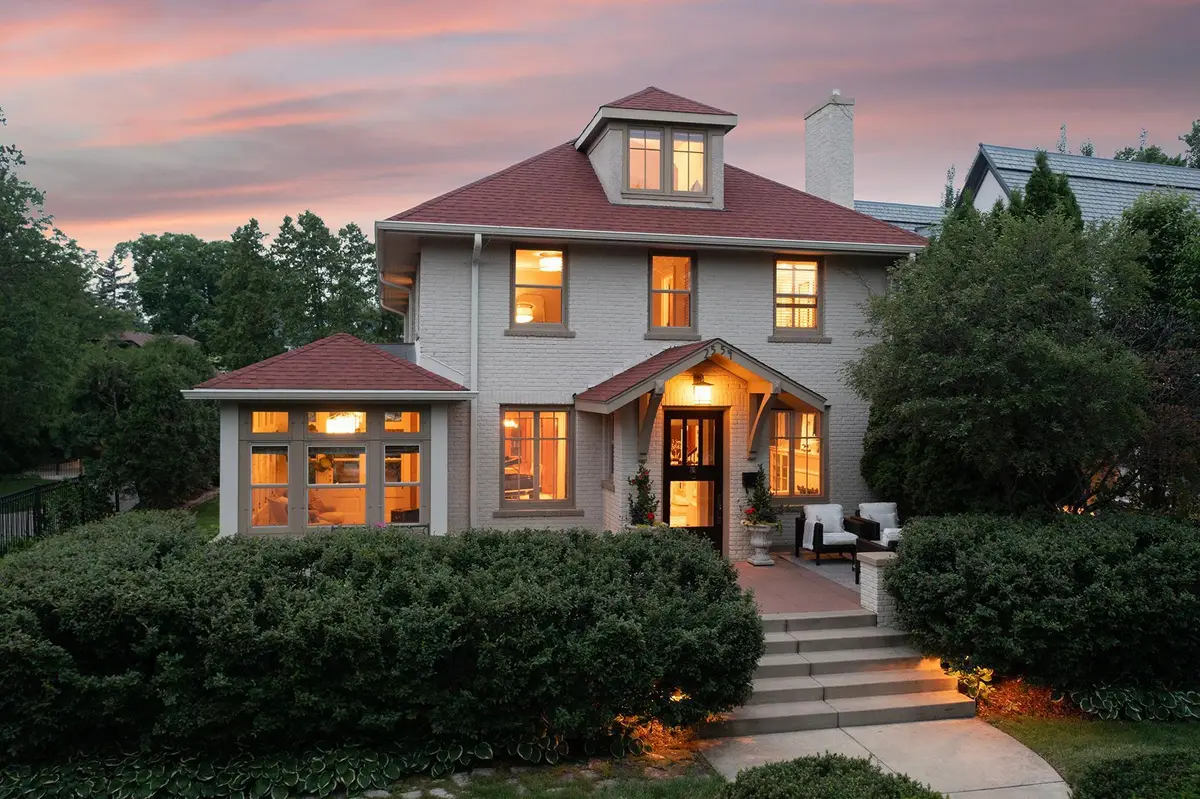 2554 W Lake Of The Isles Parkway, Minneapolis, MN 55405 - Image #1