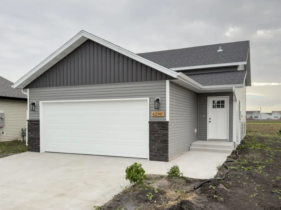 6290 87th Avenue S, Horace, ND 58047 - #2