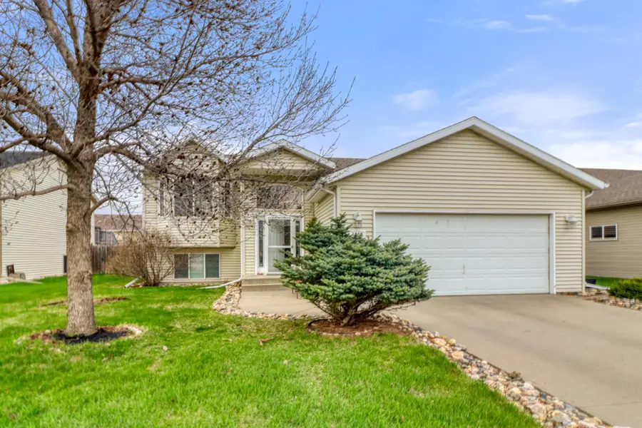 1040 39th Avenue W, West Fargo, ND 58078 - Image #2