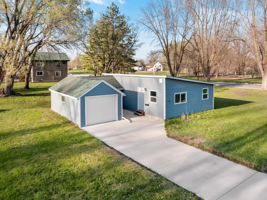 105 E Franklin Street, Morristown, MN 55052 - #2