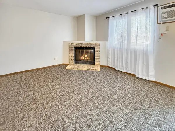 7624 157th Street W #104, Apple Valley, MN 55124