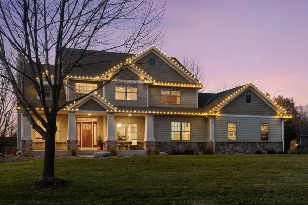 8190 Kelzer Pond Drive, Victoria, MN 55386