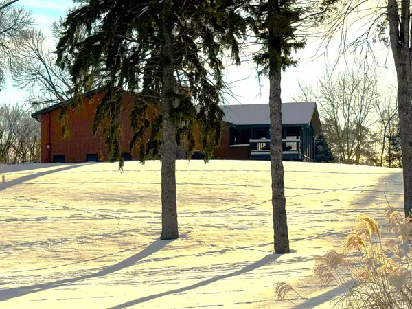 3 E Pleasant Lake Road, North Oaks, MN 55127