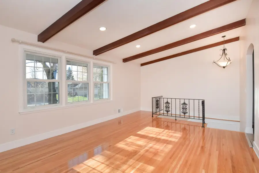 7216 33rd Avenue N, Crystal, MN 55427 - Image #2