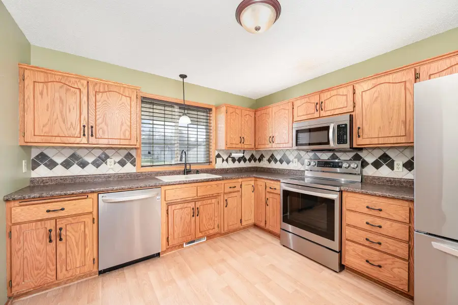 335 Bluestem Avenue, Shakopee, MN 55379 - Image #3