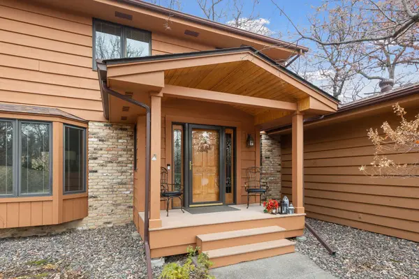 285 Wedgewood Lane N, Plymouth, MN 55441