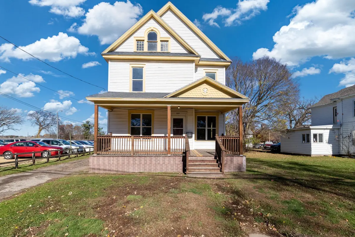207 12th Avenue W, Menomonie, WI 54751 - Image #1