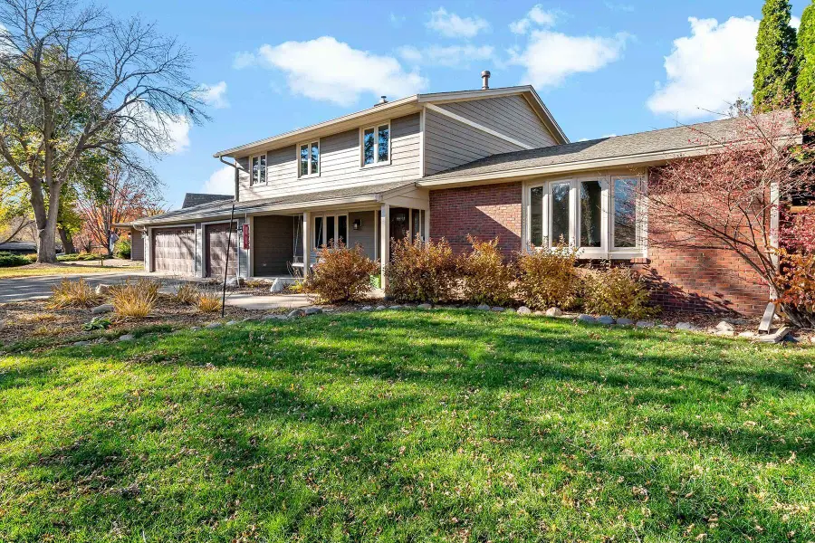 15700 Dawn Drive, Minnetonka, MN 55345 - Image #2