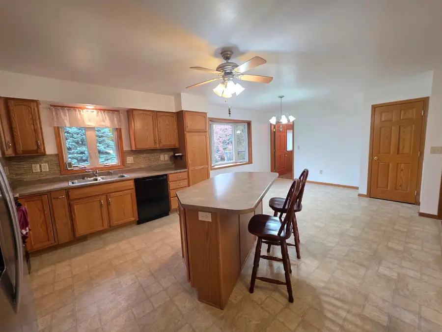 305 Rock River Drive, Edgerton, MN 56128 - Image #3