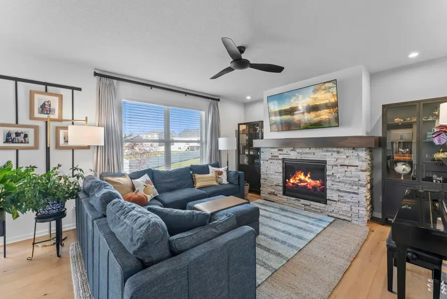 18335 Glenbridge Avenue, Lakeville, MN 55044 - Image #2