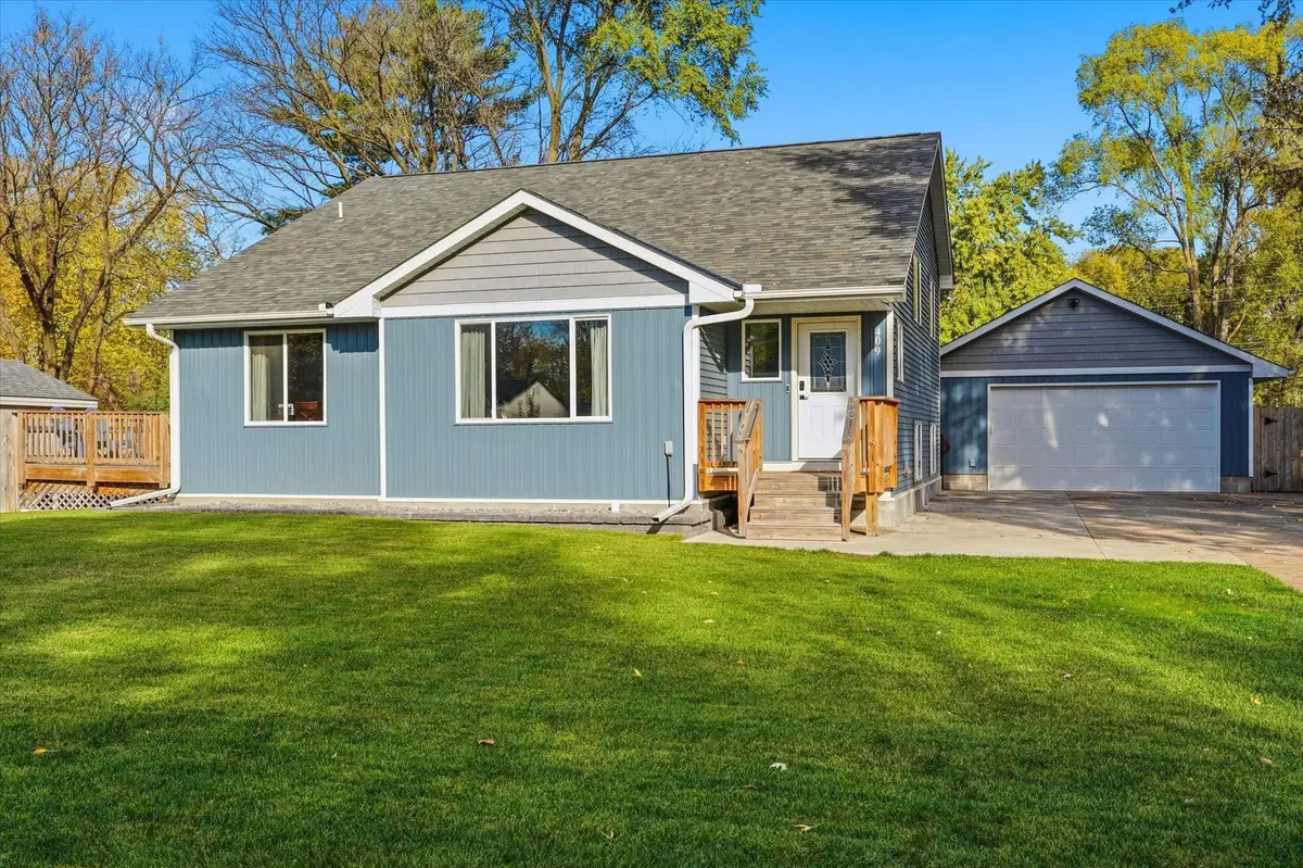 409 105th Lane Nw, Coon Rapids, MN 55448 - #1