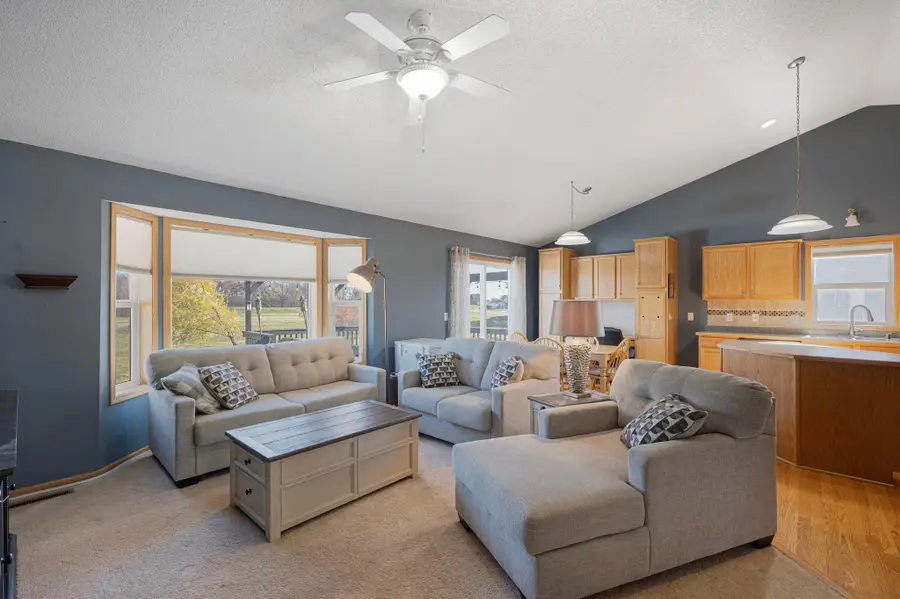 985 Farmers Ridge Trail, Belle Plaine, MN 56011 - Image #2