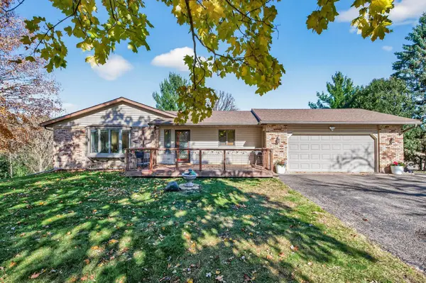 719 Countryview Circle, Hudson, WI 54016