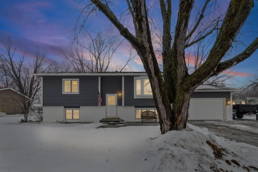 20690 Jacquard Avenue, Lakeville, MN 55044 - Image #2