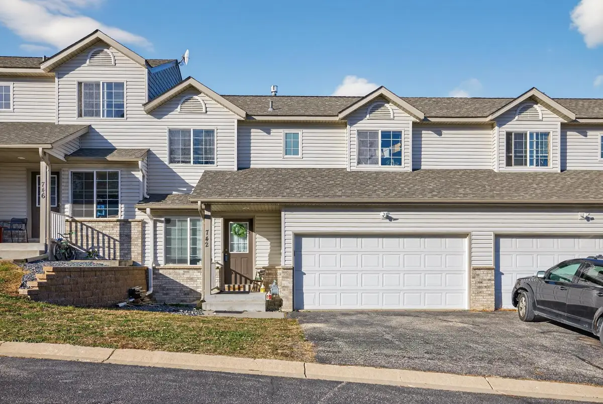 742 Baylee Place Sw, Pine Island, MN 55963 - Image #1