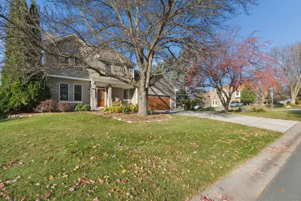 8632 Endicott Trail, Eden Prairie, MN 55347