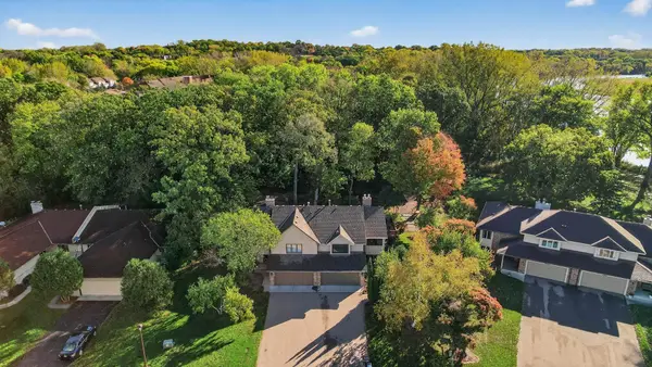 8945 Preserve Boulevard, Eden Prairie, MN 55347