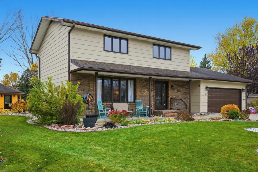 21 35th Avenue Ne, Fargo, ND 58102 - #3